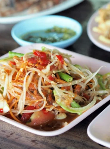 isan spicy papaya salad som tum.webp